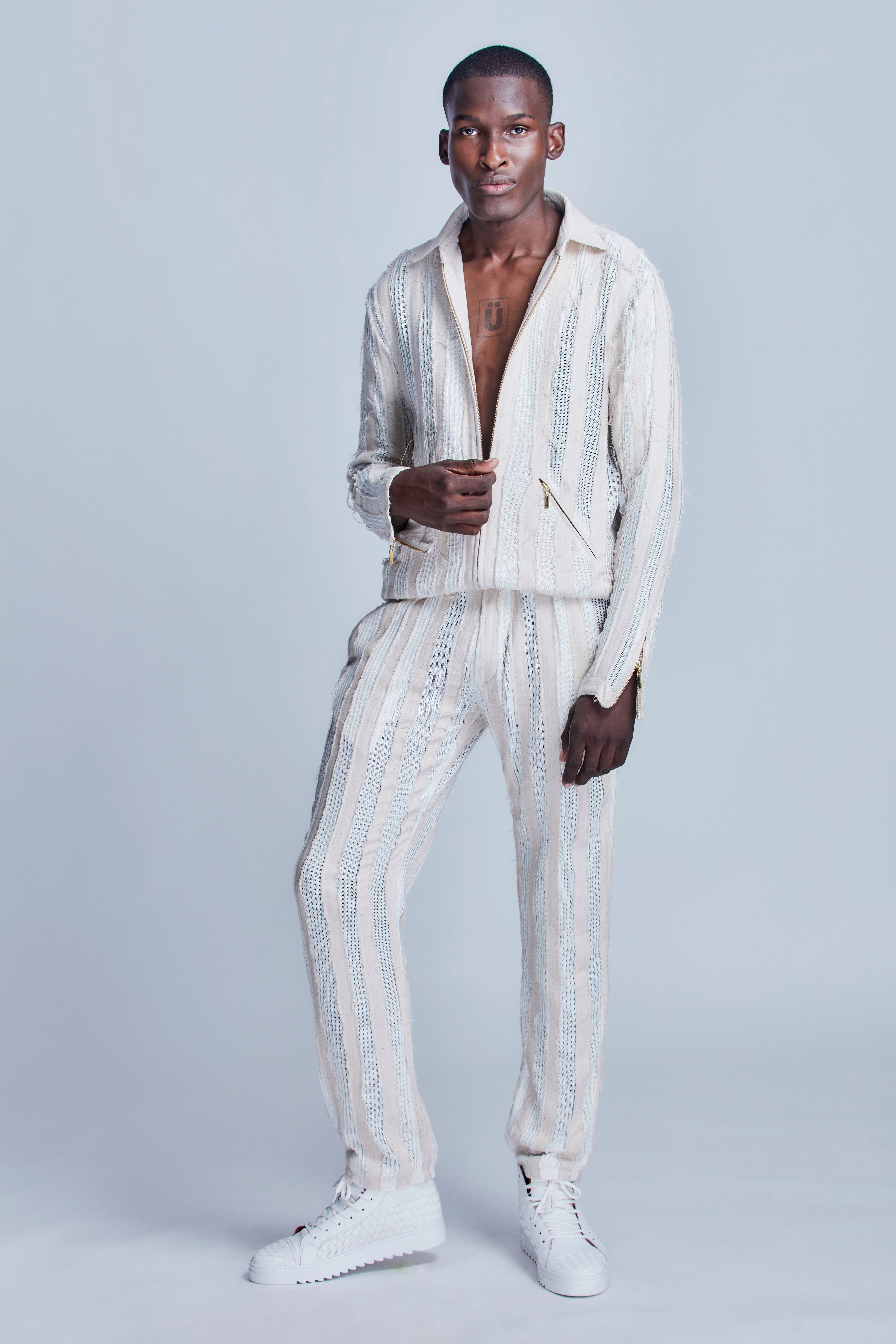 Monaisa Suit