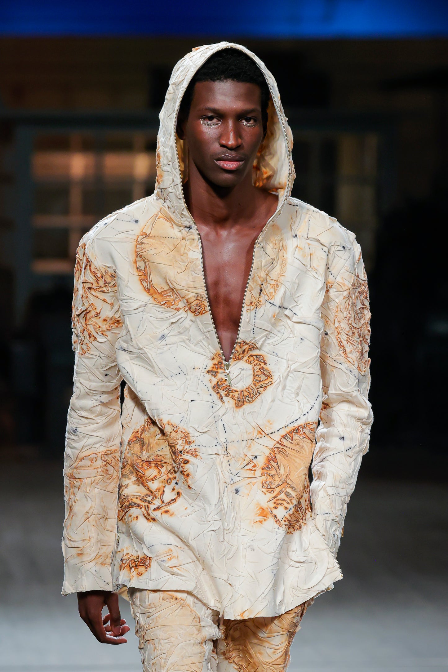 The CREASE ME HOODED SHORTS-SET